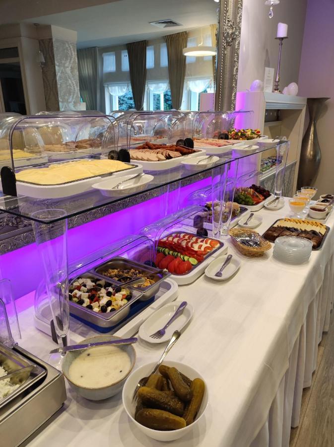 Bialy Dom Henlex Hotel Restauracja بوزنان المظهر الخارجي الصورة
