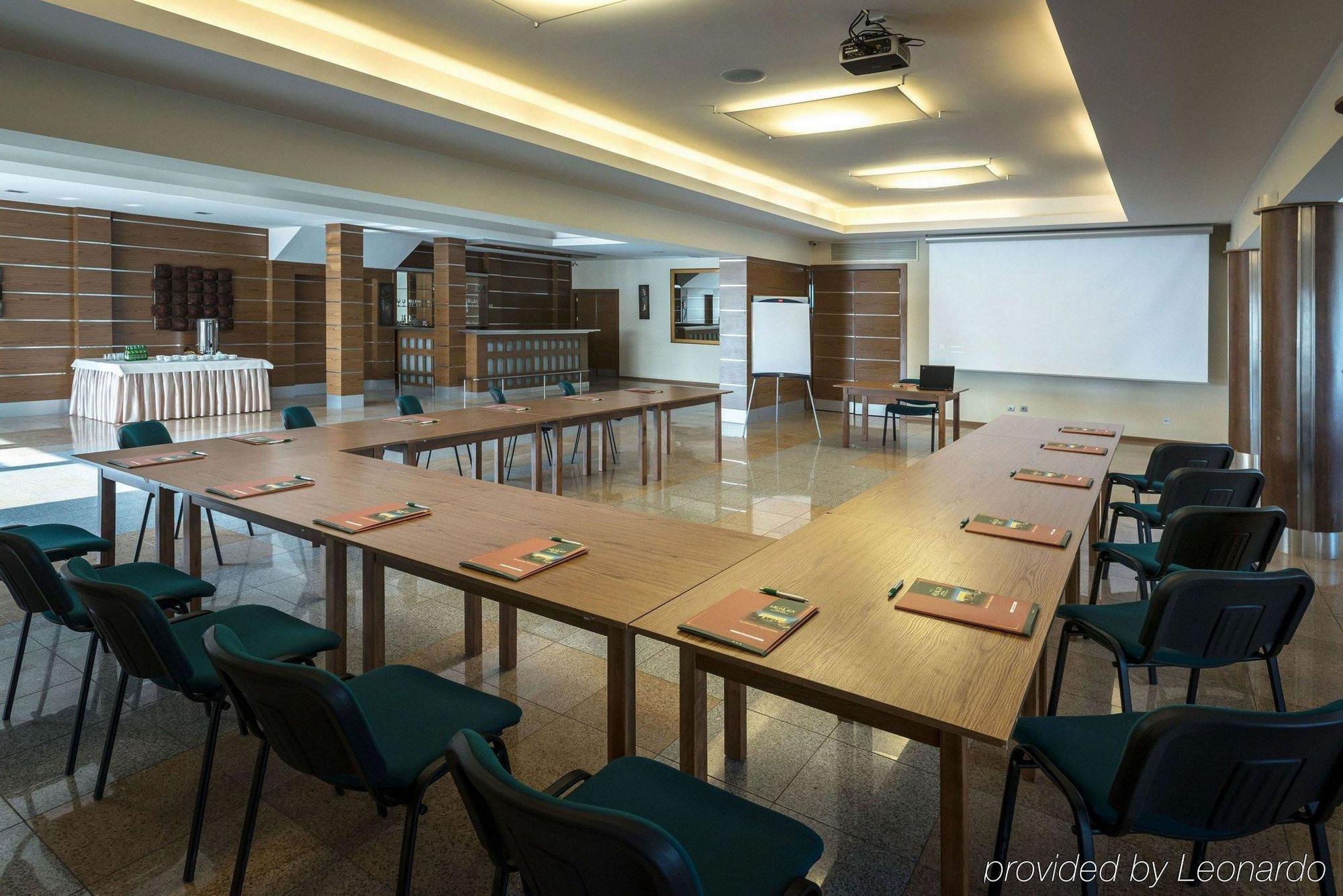 Bialy Dom Henlex Hotel Restauracja بوزنان المرافق الصورة