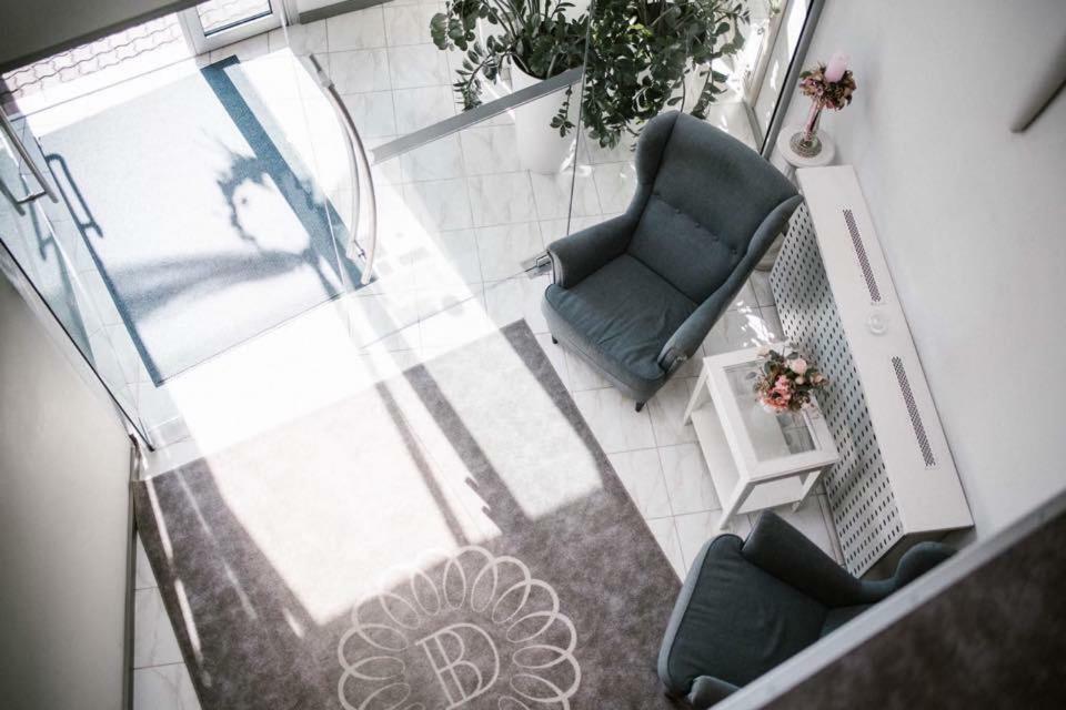 Bialy Dom Henlex Hotel Restauracja بوزنان المظهر الخارجي الصورة